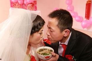 中年甜蜜进行时,携手共度美好时光