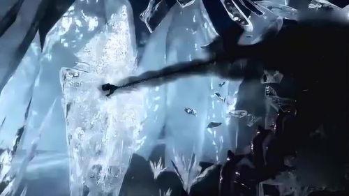 他是月光亦是蛊,探寻月光与蛊术的神秘交融